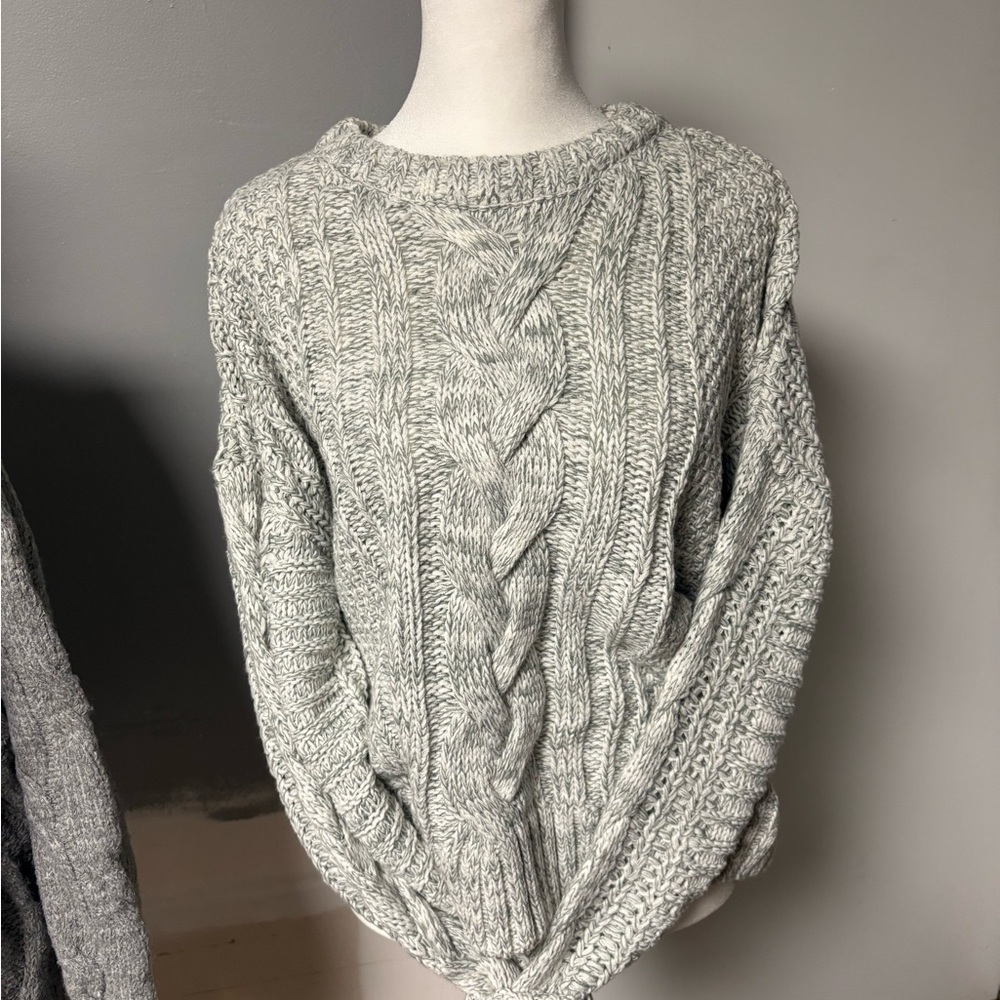 moon & madison Gray Cable Knit Sweater